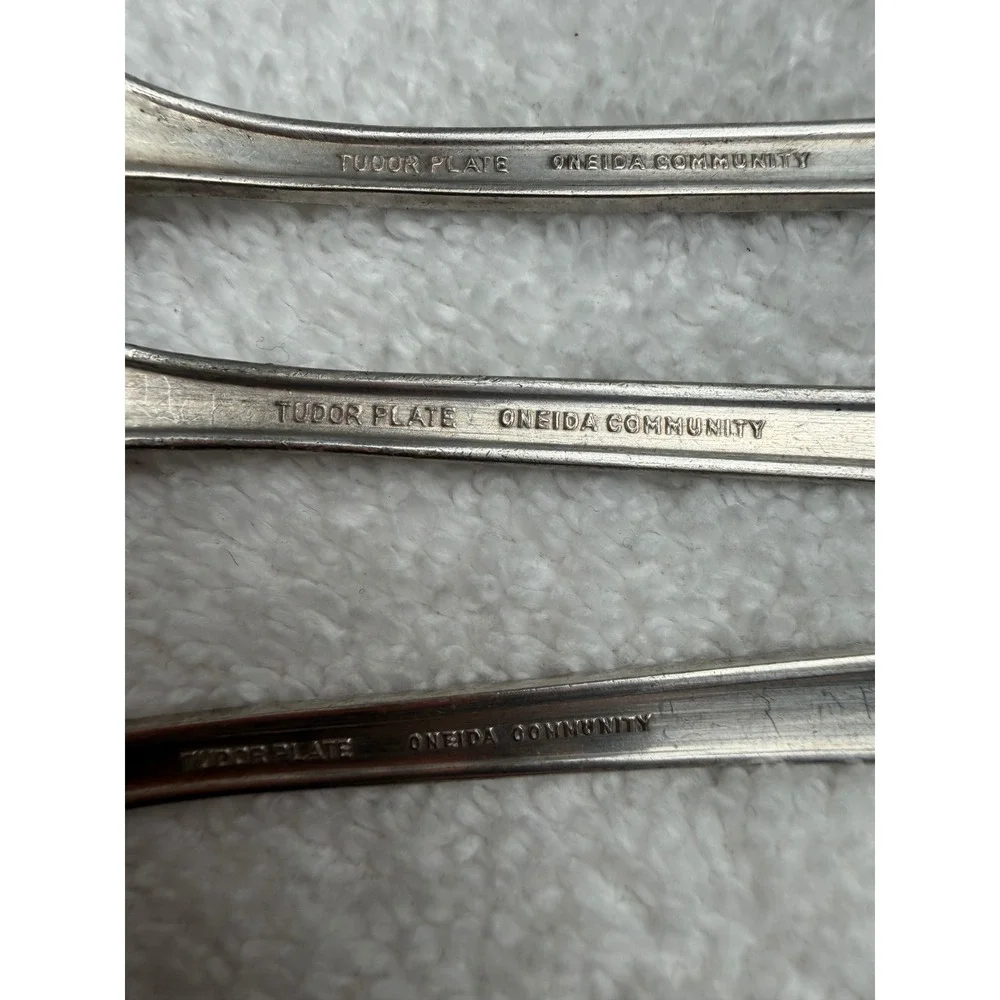 Oneida Comm. Tudor Plate Fortune pattern 2 Grille forks & 1 Master butter knife